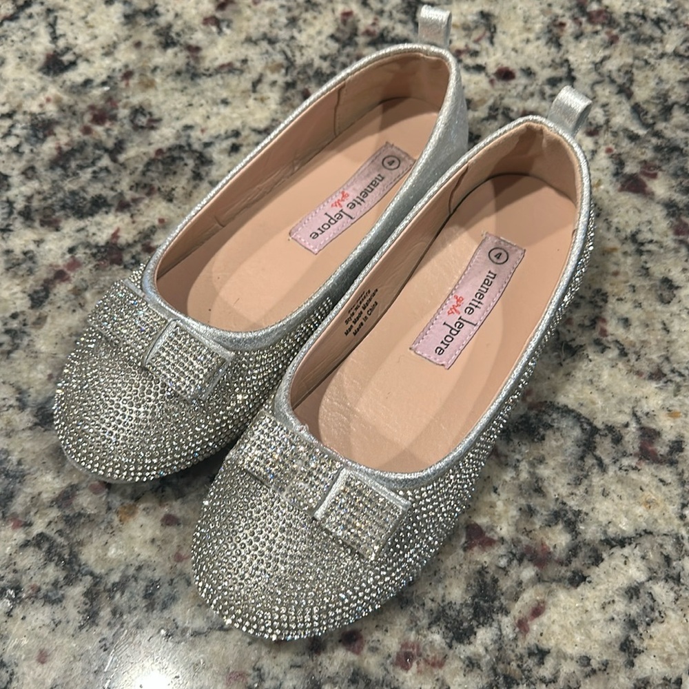 Girls dress flats